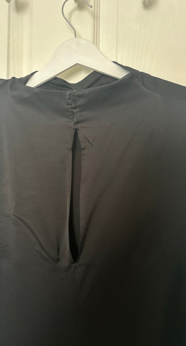 Siyah Kısa Kollu Dökümlü Kadın Bluz - Görsel 5