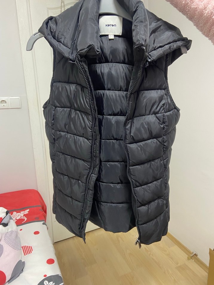 Kadın Siyah Kapüşonlu Fermuarlı Yelek - Görsel 2