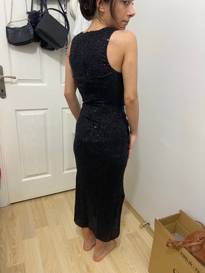 Parlak Gri Drapeli Straplez Midi Elbise - Görsel 3