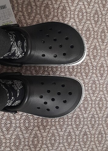 38 Beden Crocs off court (Unisex)