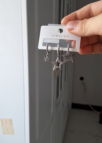 Gri Mini Yıldızlı Sıralı Küpeler