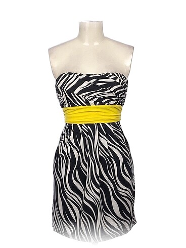 PreLoved Kısa Elbise %70 İndirimli.