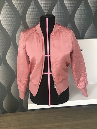 Pembe saten bomber çeket