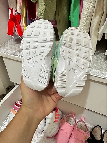 21 Beden beyaz Renk Nike Bebek Ayakkabısı