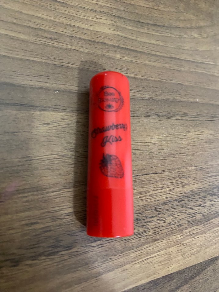 Kırmızı Çilek Kokulu Ruj - Görsel 2