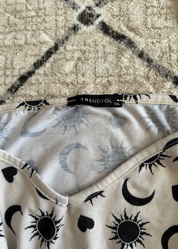 50 Beden Güneş ve Ay Desenli Büyük Beden Kadın Pijama Üstü
