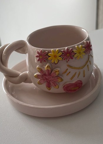 Pembe Çiçek Desenli Seramik Fincan ve Tabak
