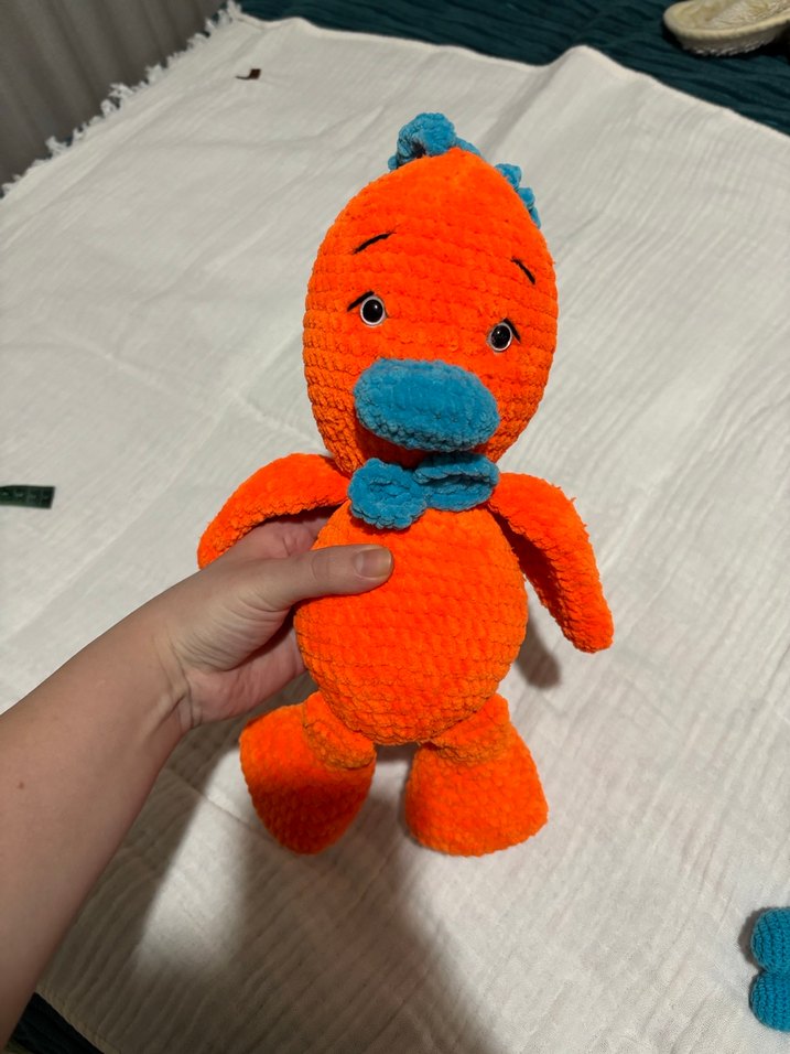 Turuncu ve Mavi Renkli Peluş Oyuncak - Görsel 2