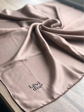 Levi dor twil İpek eşarp