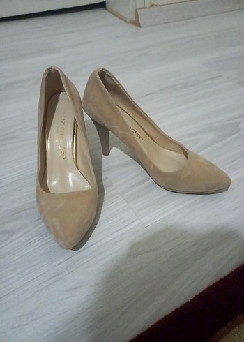 Bej Süet Stiletto Kadın Topuklu Ayakkabı