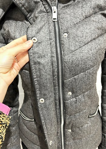 Kürk Detaylı Gri Kadın Kışlık Mont - Görsel 4