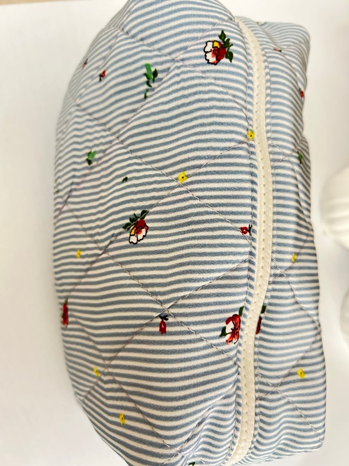 Nakışlı Mavi Çizgili makyaj çantası - Görsel 2