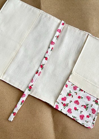 Pembe kalp desenli kitap kılıflığı - Görsel 2