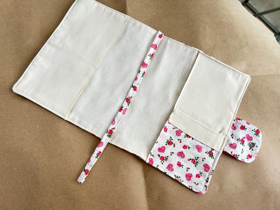 Pembe kalp desenli kitap kılıflığı - Görsel 2