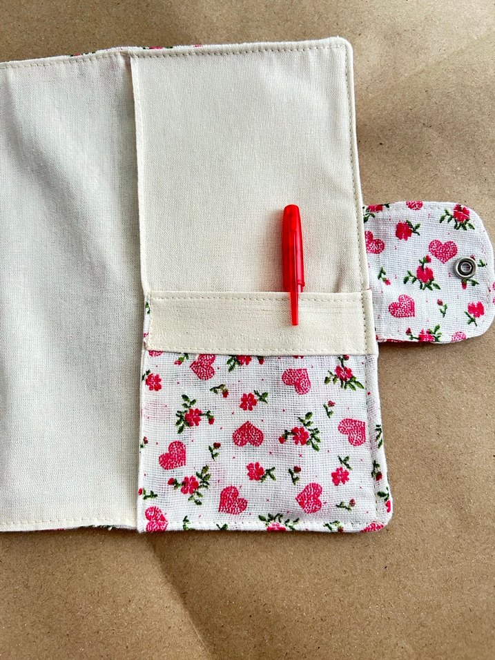 Pembe kalp desenli kitap kılıflığı - Görsel 5