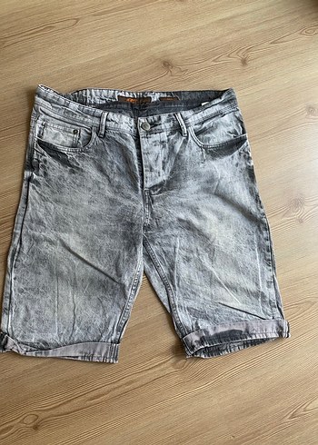 Erkek Gri Batik Desenli Kot Şort