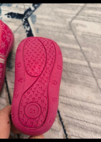 Kız Çocuk Pembe Elastik Bantlı Ev Terliği - Görsel 3