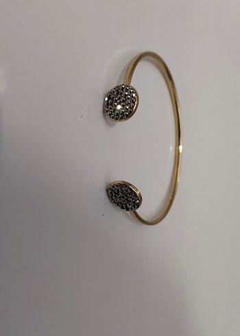 Minimalist Altın Renkli Taşlı Bileklik
