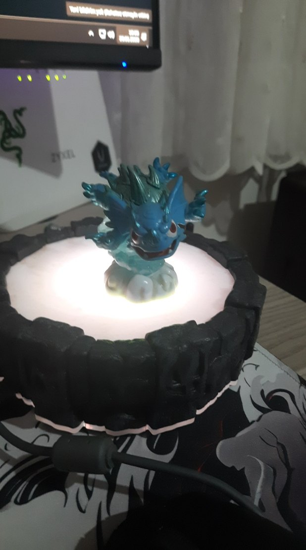 Skylanders portal ve figür - Görsel 4