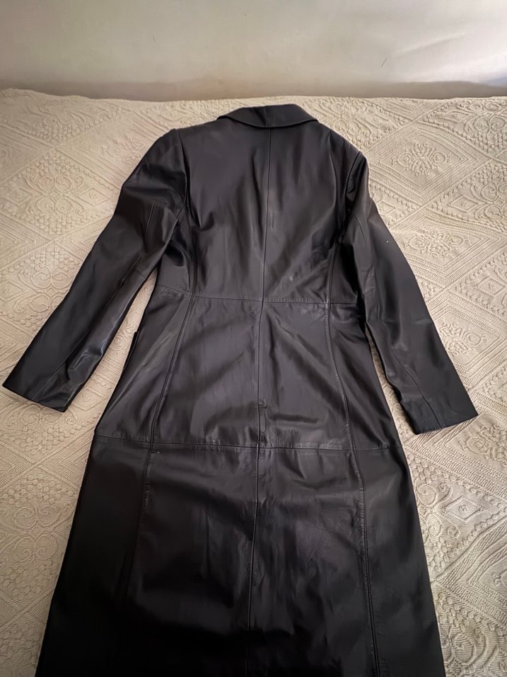 Zara
Siyah gercek deri uzun ceket - Görsel 2