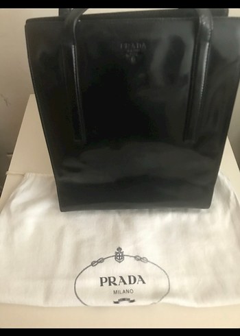 Prada Siyah Parlak Deri Kadın Çanta