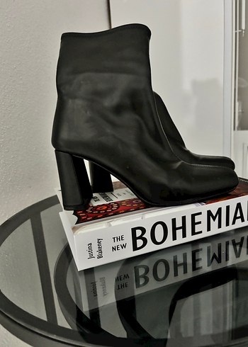 Bershka kalın topuk bot - Görsel 2