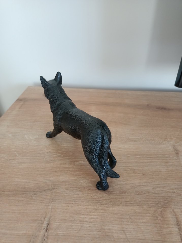 Kara Kurt Figürü Kırmızı Gözlü - Görsel 3