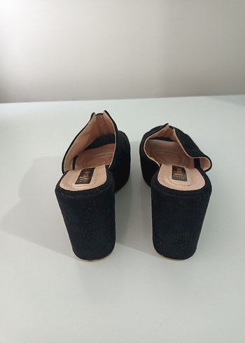 Siyah Süet Kadın Dolgu Topuk Terlik - Görsel 3