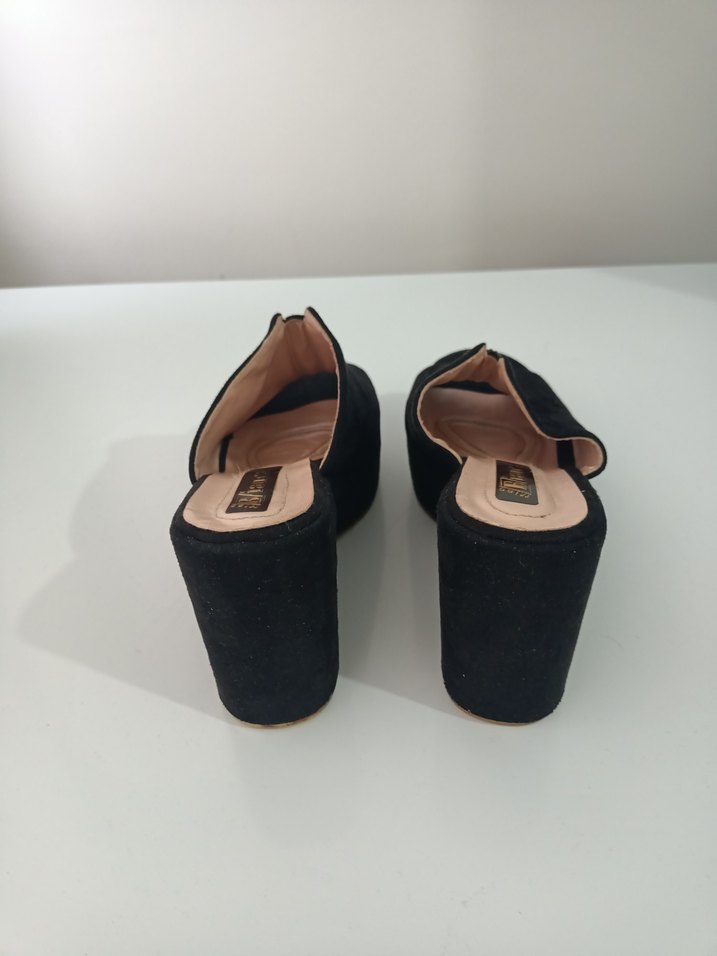 Siyah Süet Kadın Dolgu Topuk Terlik - Görsel 3