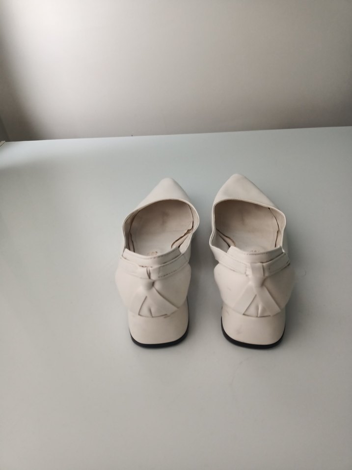 Beyaz Kadın Topuklu Günlük Klasik Ayakkabı - Görsel 3