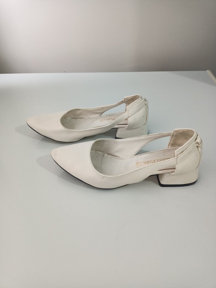 Beyaz Kadın Topuklu Günlük Klasik Ayakkabı - Görsel 2