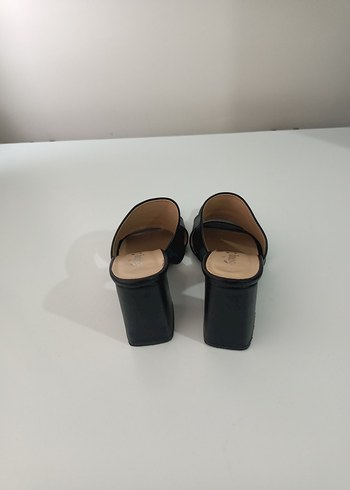 Kadın Siyah Topuklu Terlik - Görsel 4