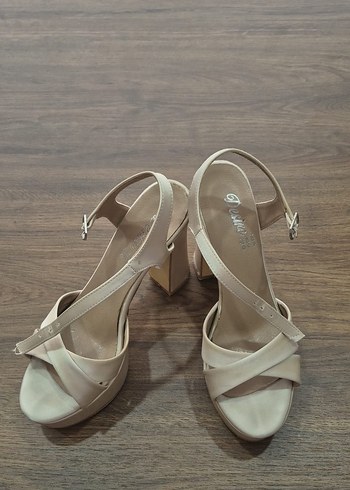 Bej Kadın Platform Topuklu Abiye Ayakkabı bir kere giyildi - Görsel 3