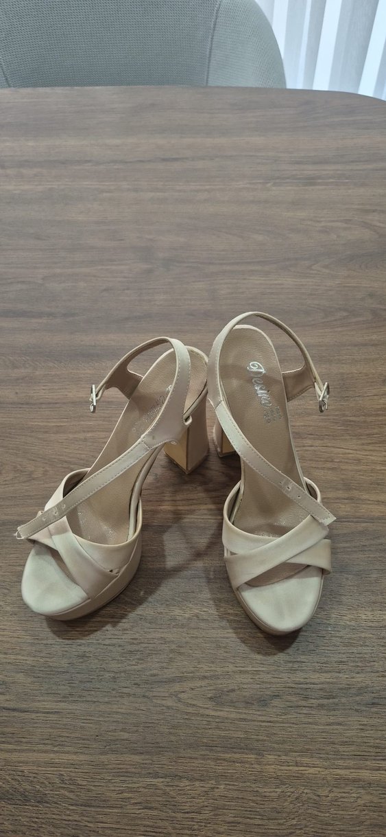 Bej Kadın Platform Topuklu Abiye Ayakkabı bir kere giyildi - Görsel 3