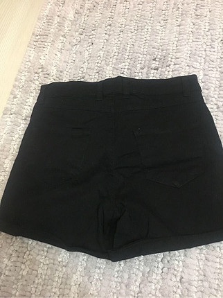 LC Waikiki Siyah mini şort