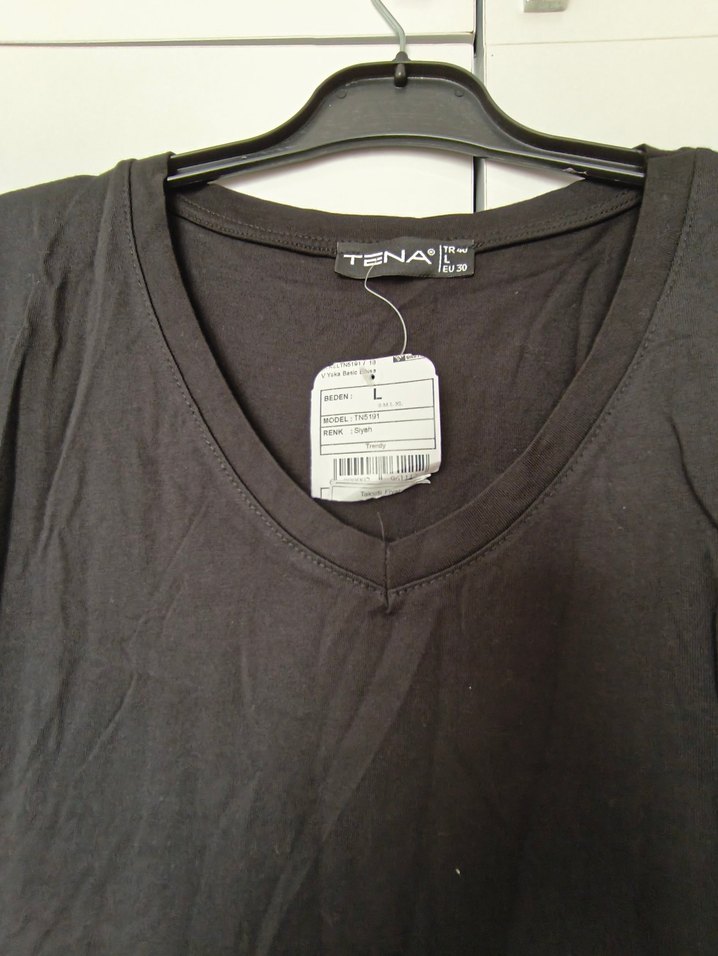 Siyah Keten Uzun V Yaka Kolsuz Elbise - Görsel 2