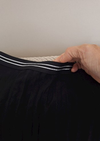 Siyah Pilili Midi Etek - Görsel 3