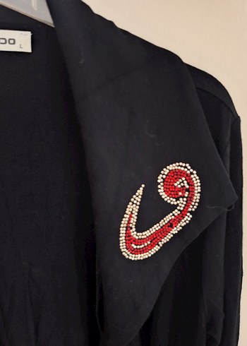 Siyah İşlemeli Kadın Uzun Ceket - Görsel 2