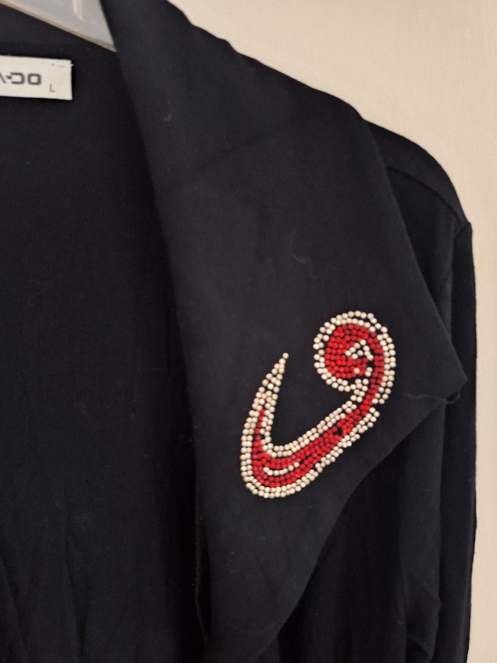 Siyah İşlemeli Kadın Uzun Ceket - Görsel 2