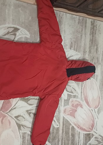 Diğer Kapüşonlu Kırmızı Siyah Erkek Çocuk Mont
