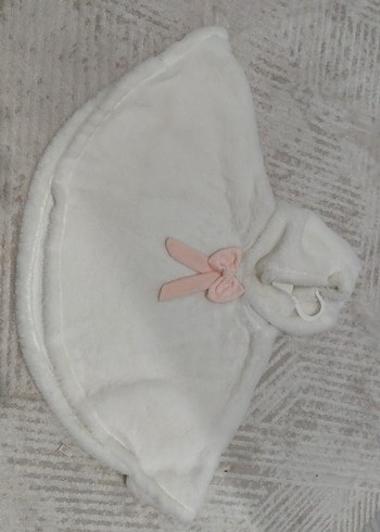 Kız Çocuk Beyaz Kürklü Kapüşonlu Panço - Görsel 5