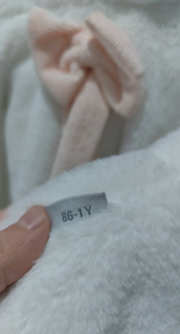 Kız Çocuk Beyaz Kürklü Kapüşonlu Panço - Görsel 3