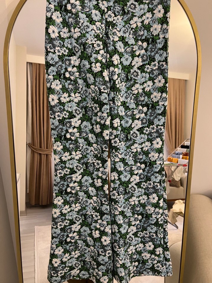 Yeşil Çiçek Desenli Pilili Kadın Kumaş Pantolon - Görsel 2