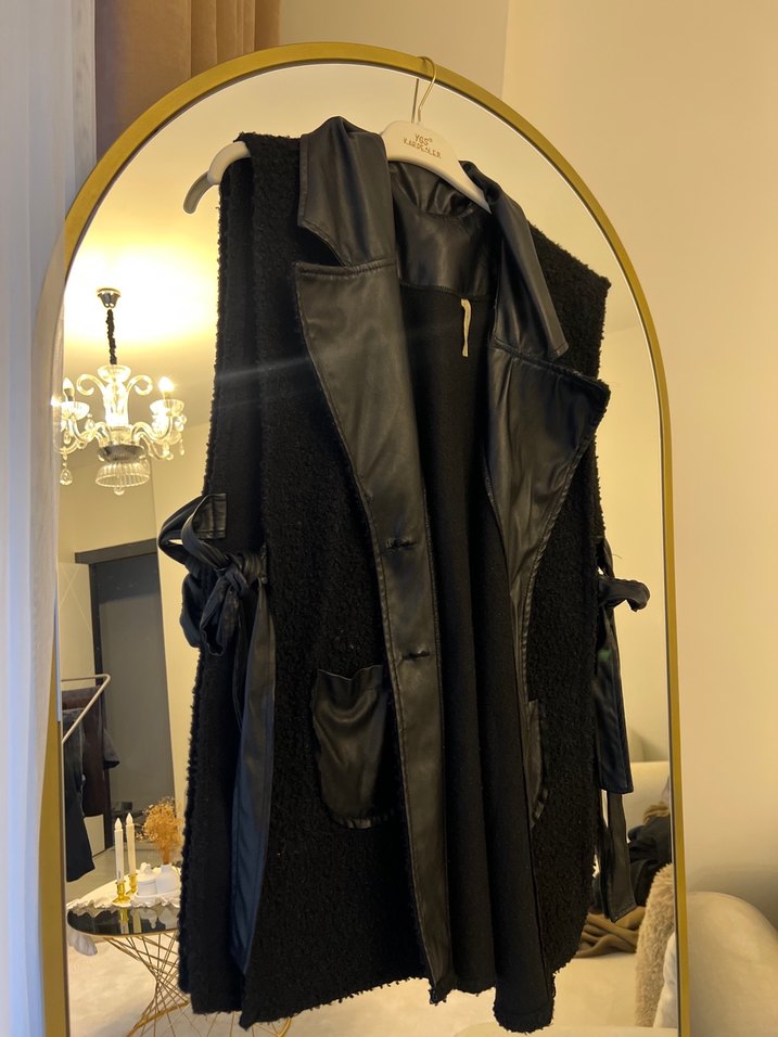 Kadın Siyah Deri Kemerli Goth Yelek - Görsel 3