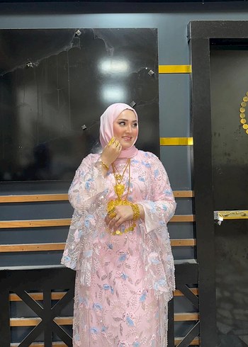 Pembe Boncuk İşlemeli Uzun Tesettür yöresel Abiye - Görsel 2