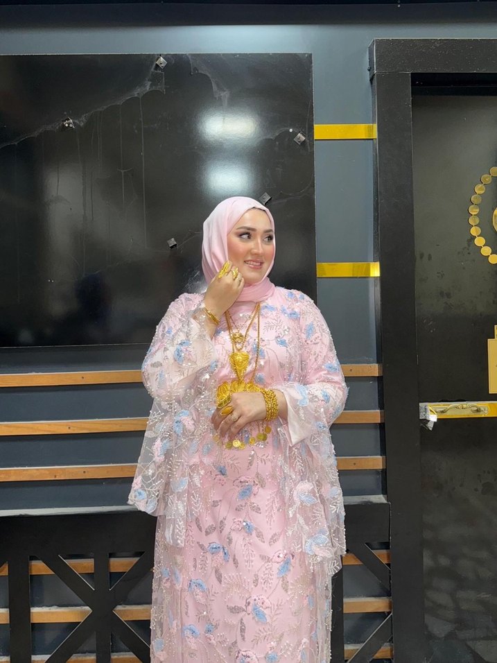 Pembe Boncuk İşlemeli Uzun Tesettür yöresel Abiye - Görsel 2