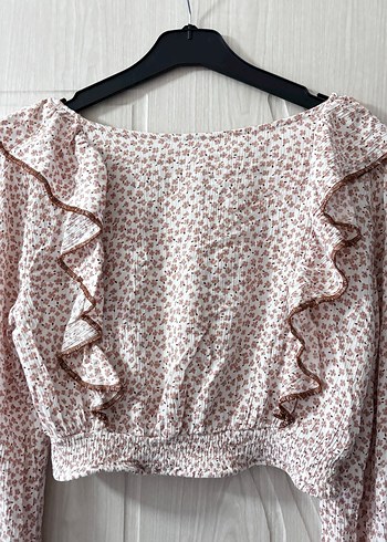 Bershka | Fırfırlı Üst - Görsel 3