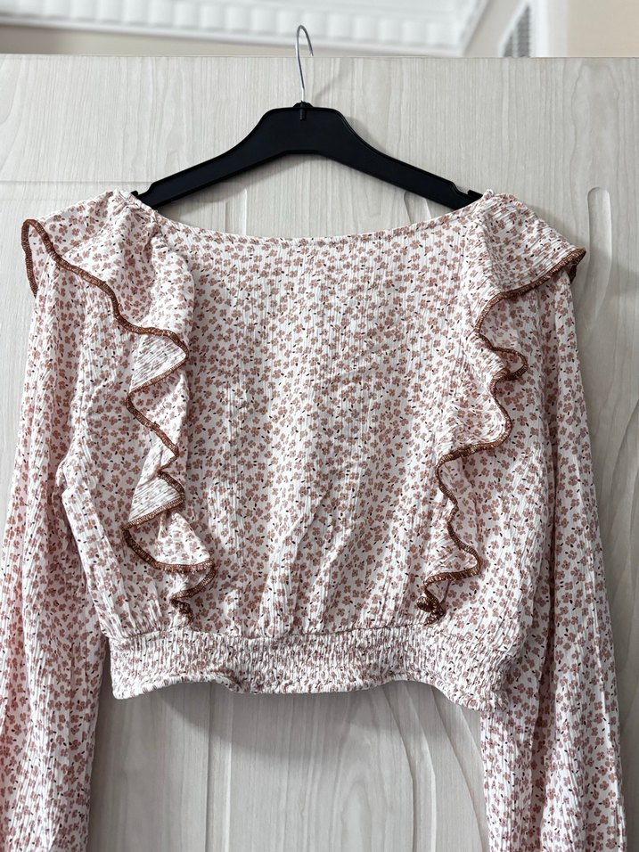 Bershka | Fırfırlı Üst - Görsel 2