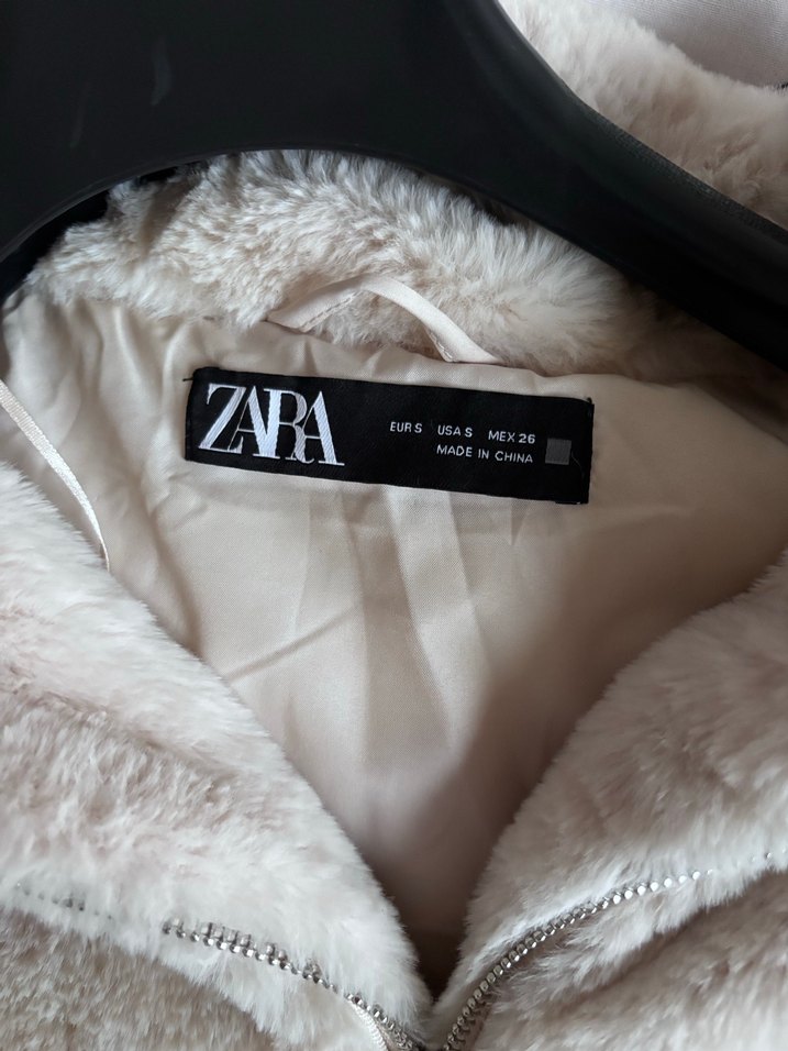 Zara -  Peluş Mont - Görsel 4