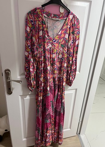 V Yaka Pembe elbise - Görsel 4